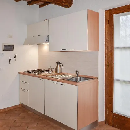 1 Bedroom In Διαμέρισμα *