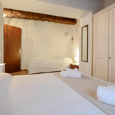 1 Bedroom Gorgeous In アパート *
