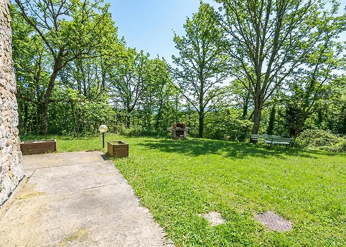 1 Bedroom In Διαμέρισμα *