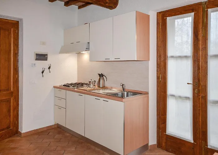 1 Bedroom In Διαμέρισμα *