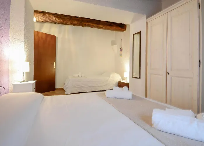 1 Bedroom In Διαμέρισμα *